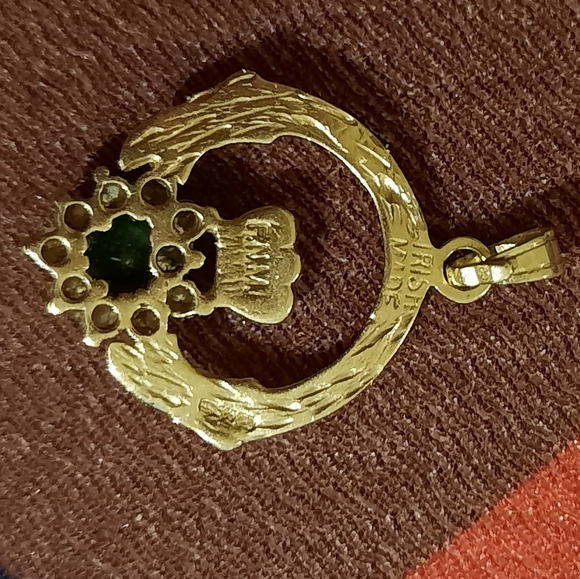 GENUINE SOLID 14K YELLOW GOLD AUTHENTIC EMERALD  & WHT TOPAZ CLADDAGH PENDANT - Picture 5 of 8